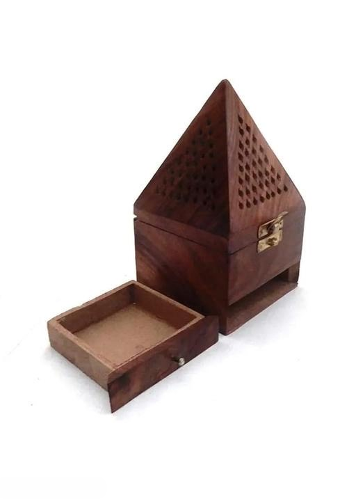 Fancy Wooden Idols & Figurines – Elegant Handcrafted Home Décor Showpiece (1 Pc)